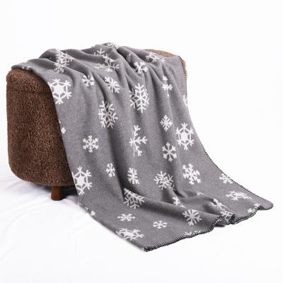 China Wholesale Jacquard Snowflake Anti-pilling Pattern Knit Woven Throw Other Knitted Blankets For Christmas Gift for sale