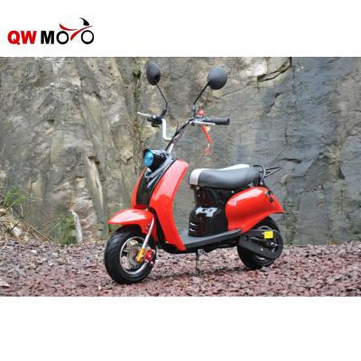 China Rubber Tire QWMOTO 49CC 50CC 2 Stroke Mini Gas Scooter For Kids for sale