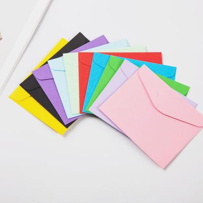 China Elegant Heart Shaped Gift Envelope Closure Colored Luxury Custom Kraft Paper Envelope For Wedding for sale