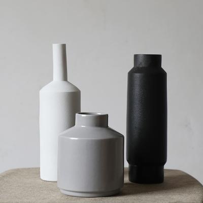 China White Matt Ceramic Vase For Home Cylinder Vase Modern Handmade Wholesale Minimalist Ceramic Vase Flower Decor for sale