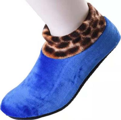 China Polyester Autumn Winter Warm Floor Socks for men anti-slip thick yoga socks with leopard print for sale