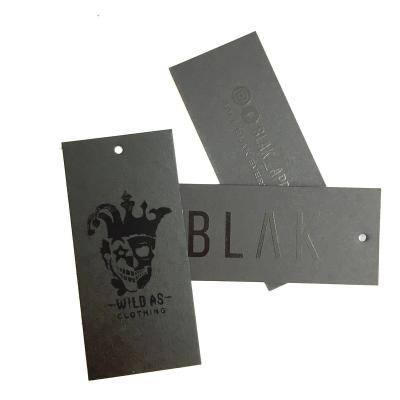 Cina Viable Custom Design UV Printed Garment Hang Tags Logo Black Cardboard Paper Hangtag For Apparel in vendita