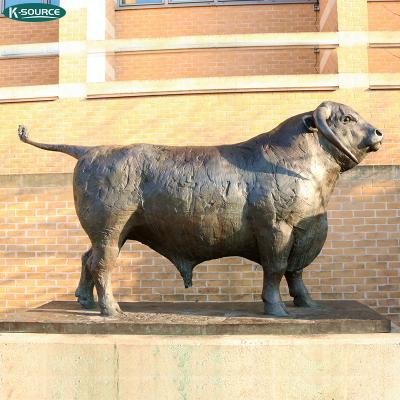 China Europe Garden Outdoor Decoration / Life Size Bronze Bull Square Sculpture Brass Statue for sale