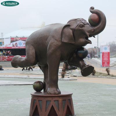 China Outdoor Decoration Bronze China Garden Metal Elephant Casting Animal Life Size Bronze Statue for sale