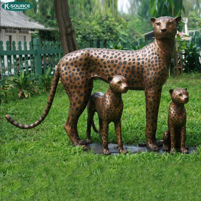 China Life Size Golden Leopard Sculpture Europe Metal Bronze Wild Cheetah Family Statue for sale