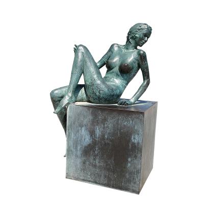 China Europe Life Size Craft Art Female Bronze Sculpture For City Decoration for sale