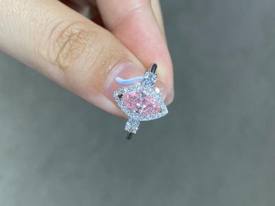 Chine 0.95ct la fantaisie Diamond Ring rose-clair IGI a certifié 18k le diamant de l'or blanc VS2 à vendre