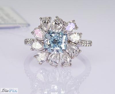 China 3.284ct Cushion Cut Sky Blue CVD Synthetic Diamond Rings Luxury 18K White Gold Set for sale