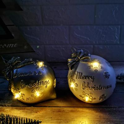 China Commercial Polyresin Christmas Bauble Glitter Resin Christmas Ball Ornament Christmas Home Decor Pendants for sale