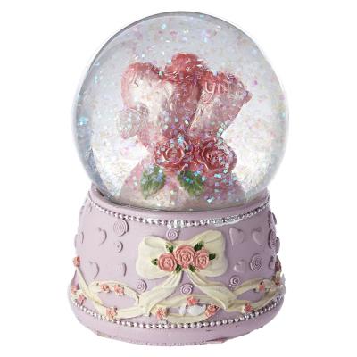 China Europe personalized resin valentine water globe for sale