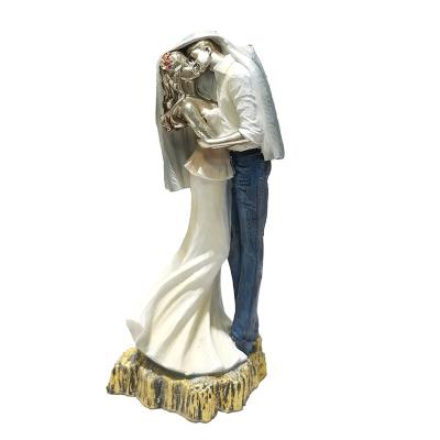 China Couples Cake Topper or Wedding Gift Resin Statue Lover Souvenirs Figurine Wedding Decoration Enemy Lesbian Kiss Wedding for sale