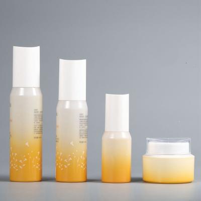 China Custom Empty Cosmetic Pet Bottles 120ml Plastic Lotion Skin Care Bottle Set With Cream Jar for sale