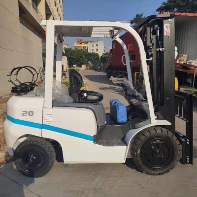 China UNITCM 	LPG Gas Forklift White 2.5 Ton Chinese Lpg Forklift With Nissan K21 Engine for sale