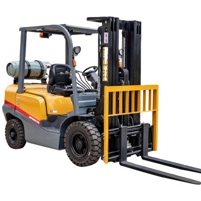 Chine Hot Sale Chines Factory LPG Forklift 4.5m Lifting Height Three Stage Mast 3ton LPG Forklift à vendre