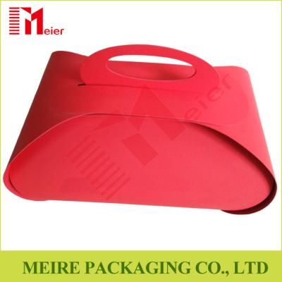 China New Year's Christmas Red Paper Craft Box Design For Portable candy and cake Gift Box for sale