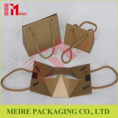 China 2017 Newest design Folded Shopping Paper Bag Christmas Golden carry bag for sale for sale