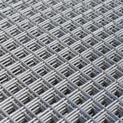 China High Quality Plain Weave Galvanized / PVC Coated Fencing Net Iron Wire Mesh for sale