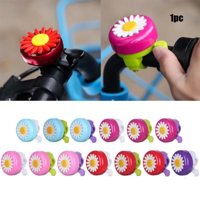 China Multicolor Silicone Kids Bicycle Bell Daisy Flower Horns Funny Girls Cycling Ring Alarm For Handlebars Alloy Plastics Hot for sale