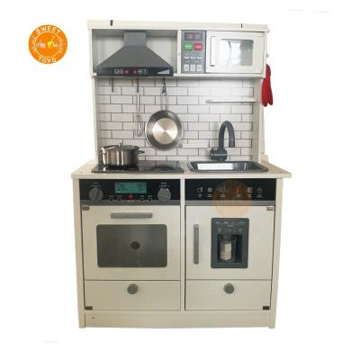 China Hot Selling Model Toy 2020 New Style Wooden Kitchen Play Set With Light And Healthy, Modern Luxury Kitchen Play Set for sale