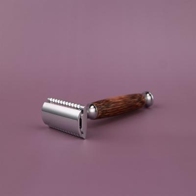 China Twin Blade Relax Bamboo Handle Classic Double-Edge Safety Razor For Men Shaving for sale