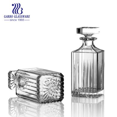 China Classic Hot Sale 700ml Luxury Glass Decanter Engraved Crystal Whiskey Glass Decanter for sale