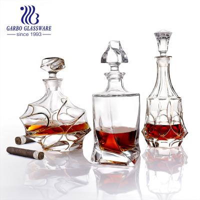 China Customized Red Wine Elegant Glass Whiskey Decanter 700ml Glass Crystal Decanter Set for sale