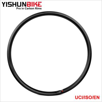 China 700C Carbon Road Carbon Rims Aerodynamic Design Super Lightweight Carbon Rims Disc Brake for sale