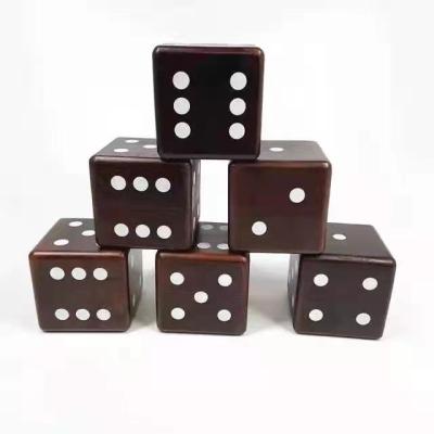 China OEM Wood Wooden Dice Games Set Playing Yard Dice for sale