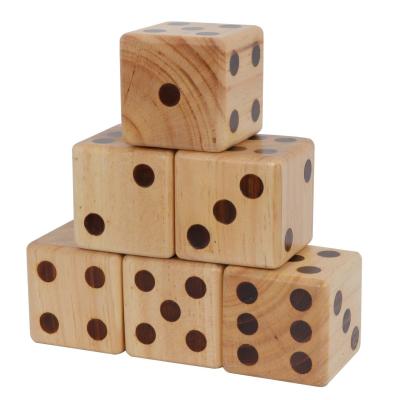 China OEM Wood Wooden Dice Games Set Playing Yard Dice for sale