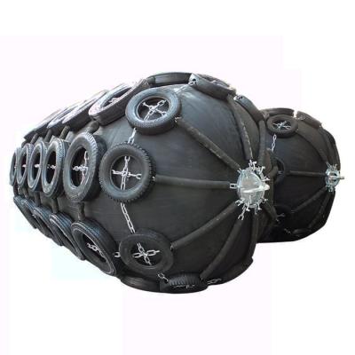 China ISO 17357 Yokohama Rubber Fender 4.5*9.0M Floating Pneumatic Rubber Fenders for sale