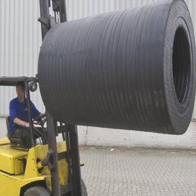 China Marine Safety Natural OEM Cylindrical Rubber Fender Dock For Vessel Protection for sale