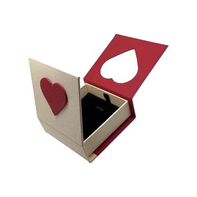 China Recycled Materials Customized Luxury Foldable Heart Gift Box For Gift Packaging for sale