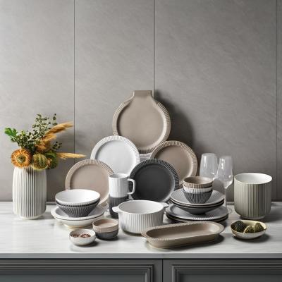 China Modern Scandinavian Relief Pattern Matte Ceramic Dinnerware Set Disposable and Modern for sale