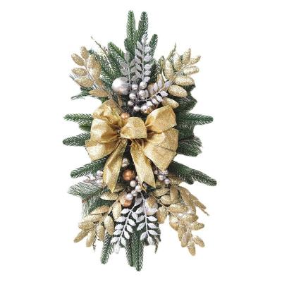 China End Christmas Wreath Elegant Door Pendant for Holiday Scene Layout Decoration Supplies for sale