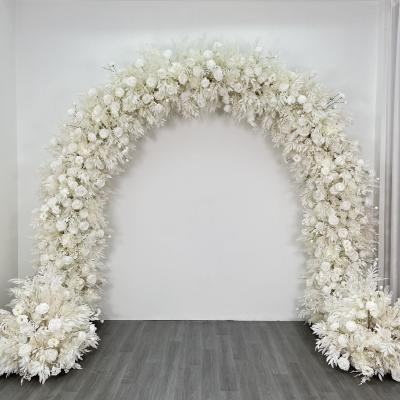 China Stunning Heart-Shaped Flower Arch for Wedding Stage Props Beautiful Colorful Style for sale