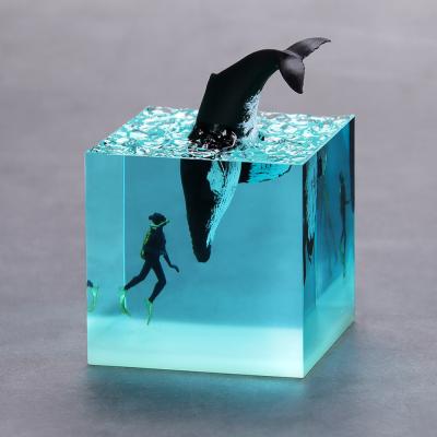 China Light Gift Shark Diver LED Ocean Night Lamp Luxury Design Style Resin Table Lamps for sale