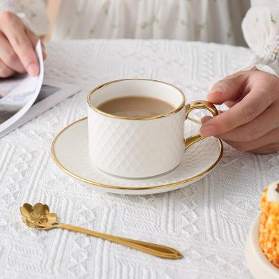 China Nordische moderne weiße Keramik Tasse und Schüssel Set für Knochen Tee Tassen Schüsseln 200ml Kapazität zu verkaufen