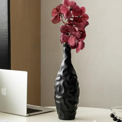 China Modern Indoor Decoration Vase Antique Design Clay Vase for Home and Commercial Spaces for sale