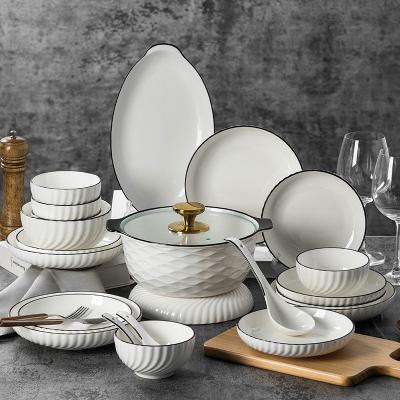 China Conjunto de vajilla de cerámica contemporánea de porcelana blanca para casas, hoteles, restaurantes y bodas en venta