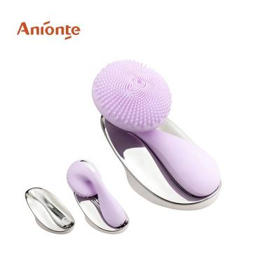 China DEEP CLEANSING Facial Magnet Therapy Function Cleaner / Face Brush for sale