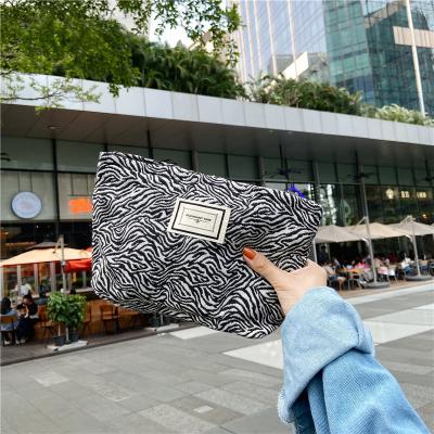 China Wholesale 2021 Custom Made Korea New Fashion Soft Zebra Print Soft Leopard Small Women Handbag Canvas Makeup Bag Summer Flap Bag Canvas Makeup Bag for sale