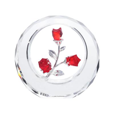 China Europe Wedding Crystal Crafts Valentine's Day Souvenir Crystal Red Rose Folk Crafts for sale