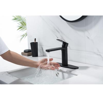 China Luxury Hot And Cold Basin Faucet Thermostatic Faucets Mixer Tap Toilet Modern Single Lever Mixer Basin Faucet for sale