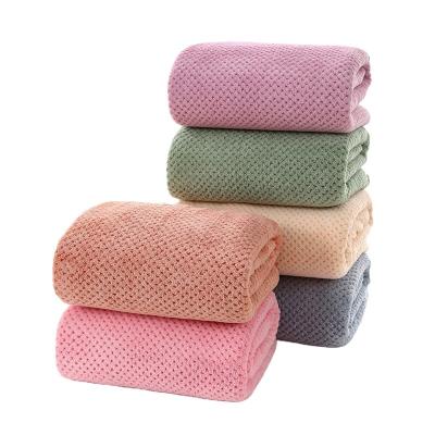 China Hypoallergenic Quick Dry fiber Colourful Stripes Coral Fleece/Velvet Cationic Bath Towel for sale