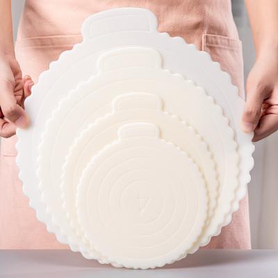 China Food Grade Material 6 Inch 8 Inch 10 Inch 12 Inch Round White Reusable Plastic Rack Board Plate Pad Cake Cookies for sale