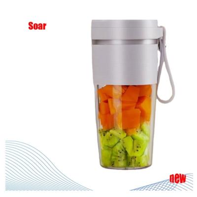 China 2021 hot sale modern hot sale mini smotie juicer styal softer portable blender kitchen appliances for sale