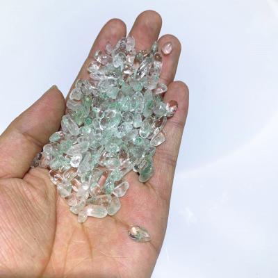 China Wholesale Natural Green Quartz Crystal Healing Feng Shui Chakra Chips Tumbles Europe Grape Stone Cheap Gifts for sale