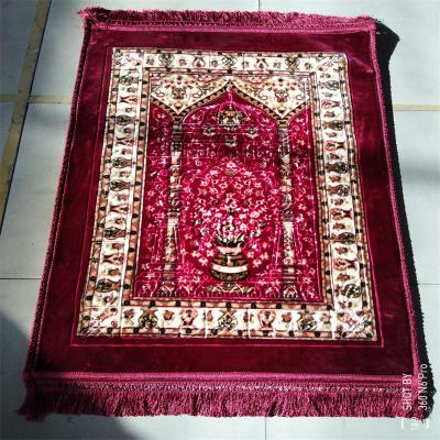 China Anti Slip Customizable Solid Anti Slip Embossed Muslim Prayer Rug 100% Polyester Raschel One Ply Prayer Blanket for sale