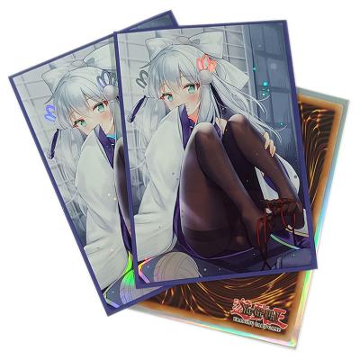 Cina La carta su ordinazione di anime collega le maniche con un manicotto di plastica della figurina di Art Printed Game Card Sleeves del solido di dimensione 62x89mm di Yugioh Giappone in vendita