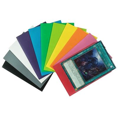 中国 2.4x3.5はトレーディング カードの監視卸売Funda Cartas Yugiohをじりじり動かす 販売のため